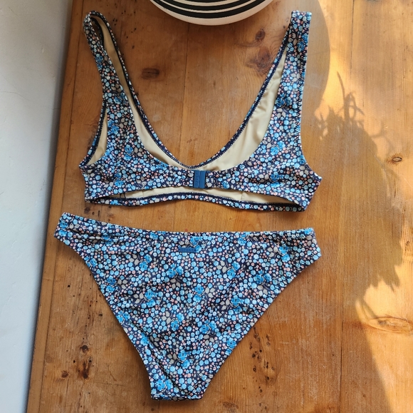NWT Poppy Bikini Set in Navy - Picture 7 of 10